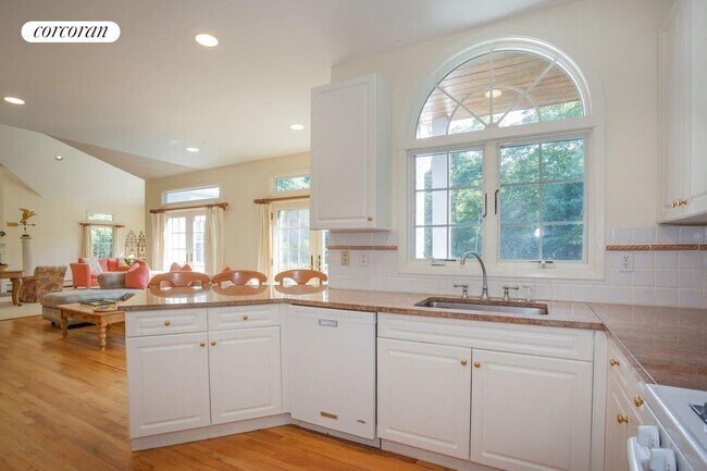 Building Photo - 14 Mountain Laurel Ln