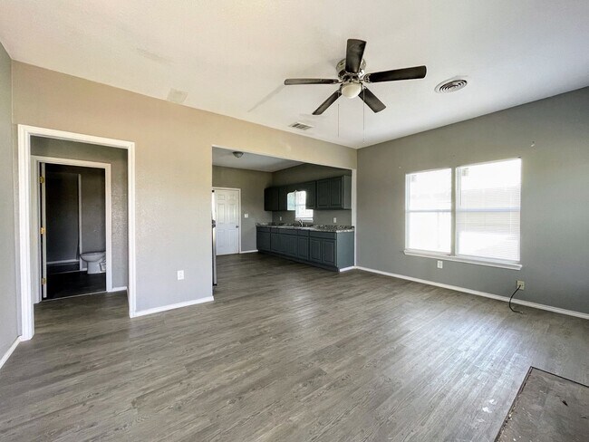 Foto del edificio - Colorado City Contemporary Cottage – Light-Filled 2-Bed Home