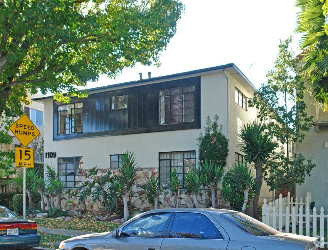Building Photo - 1109 S Wooster St