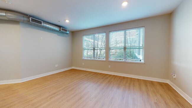 Interior Photo - Towson Promenade