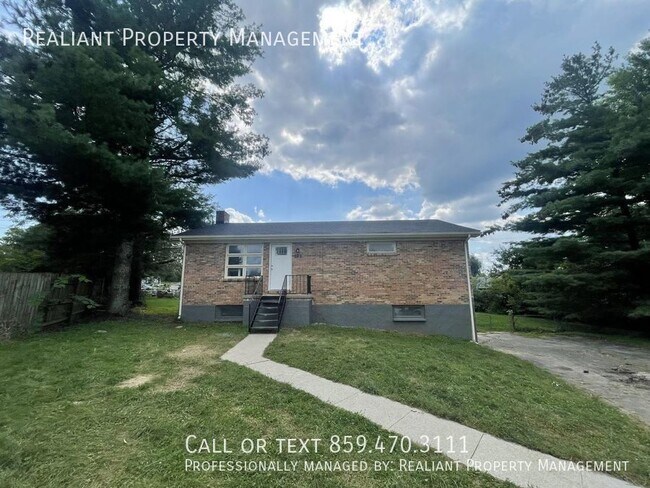 Building Photo - 203 S Glencove Ave