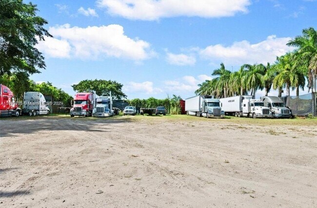 Foto del edificio - 20235 SW 172nd Ave