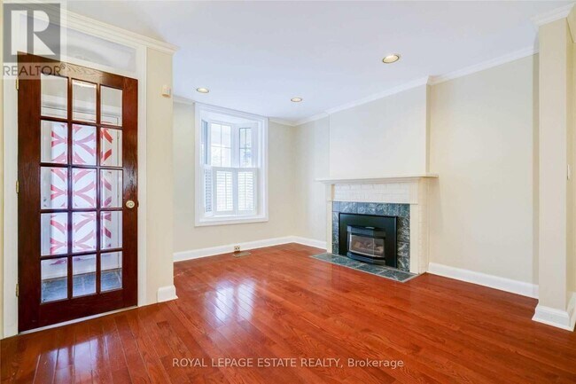 Photo du bâtiment - 292 Silver Birch Ave