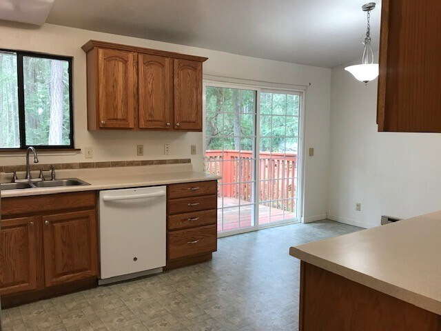 Foto del edificio - 1585 NW Palmer Ln