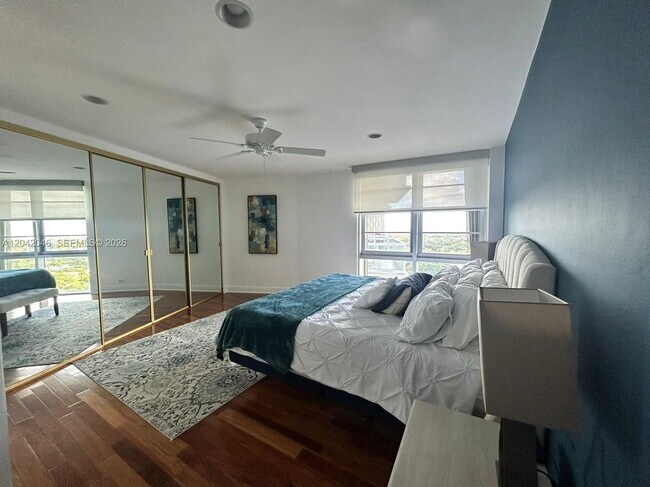 Foto del edificio - 2451 Brickell Ave