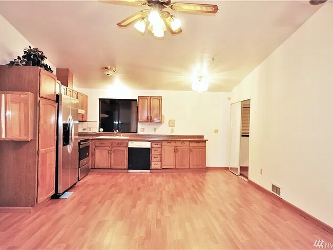 Foto del edificio - 9323 S M St