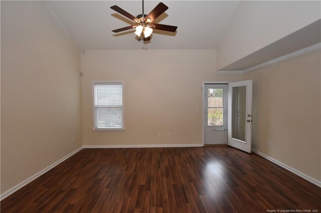 Building Photo - 841 Golden Horseshoe Ln
