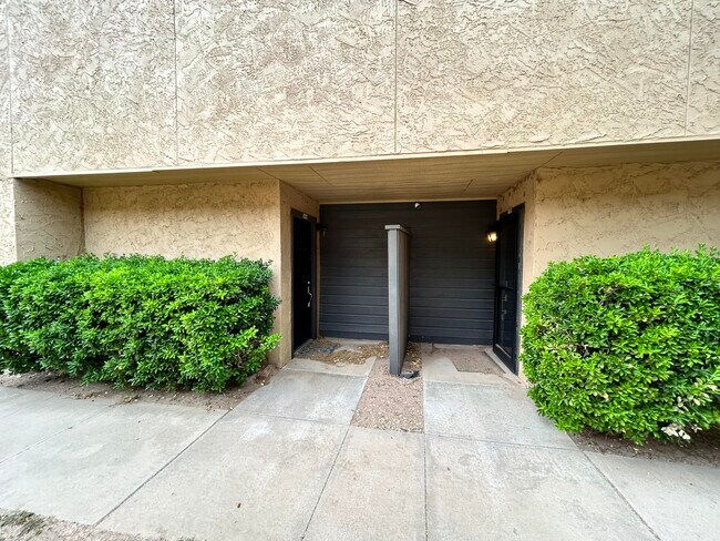Foto del edificio - 8601 Memphis Dr