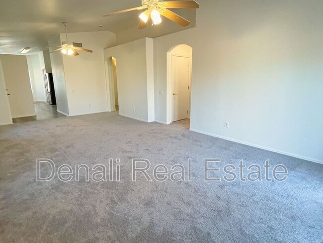 Building Photo - 2576 W Summits End Ct