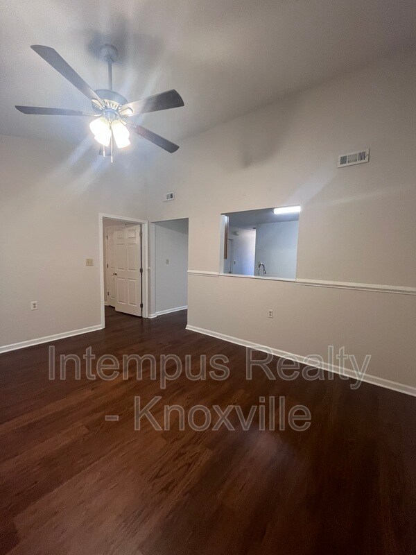 Foto del edificio - 7401 Creek Song Ct