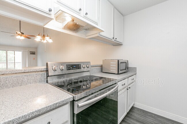 Foto del edificio - 1231 W Swallow Rd