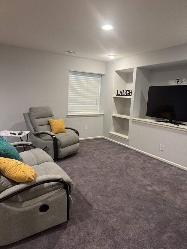 Foto del edificio - 11565 Dahlia St