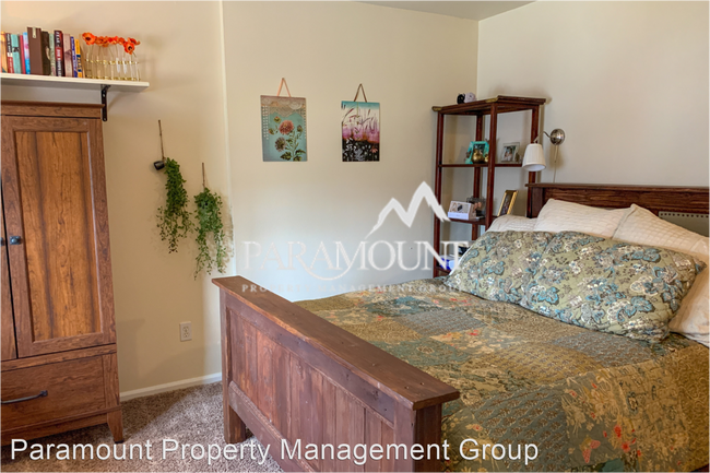 Building Photo - 3 br, 2 bath House - 1143 Naval Ave