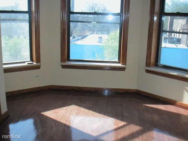 Building Photo - 3 br, 1 bath Apartment - 1752 W 35th St