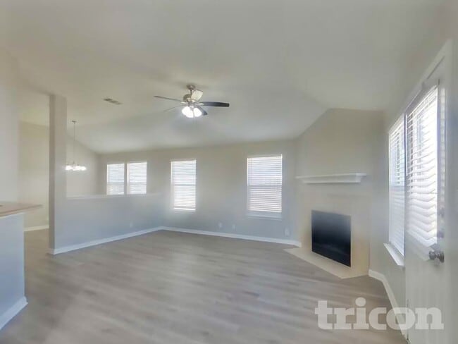 Building Photo - 4842 Dahlia Terrace