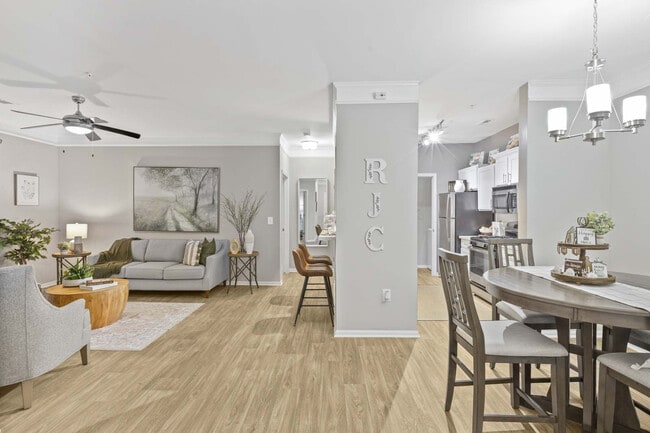 Foto del edificio - Retreat At Johns Creek