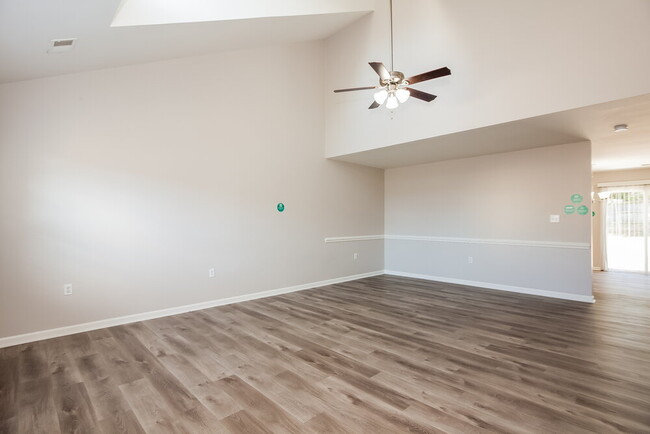 Building Photo - 814 Oakshire Cir