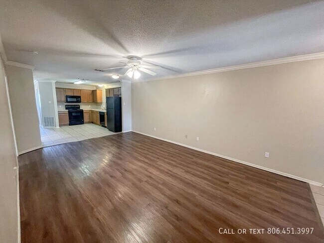 Building Photo - 3 Bed, 3 Bath, 2 Car Garage close to Tech ...