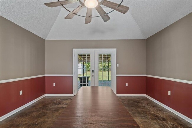 Foto del edificio - 295 Shannon Ln
