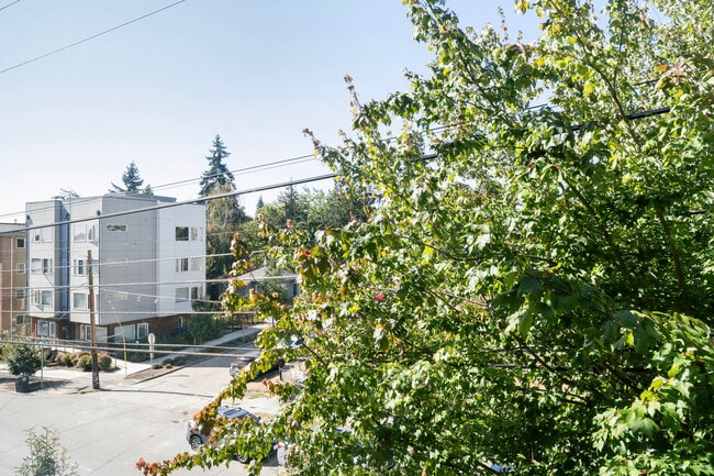 Foto del edificio - 4302 7th Ave NE