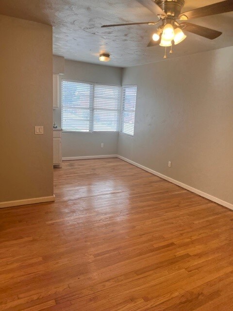 Foto del edificio - 3019 N Lee Ave