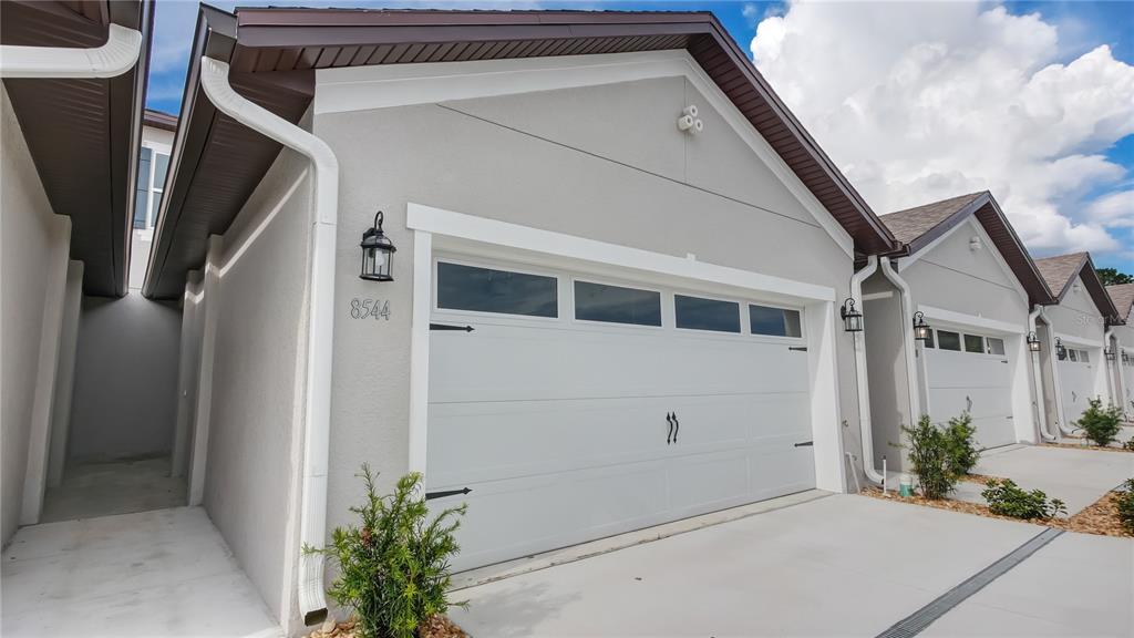 Foto principal - 8544 Magnificent Ln