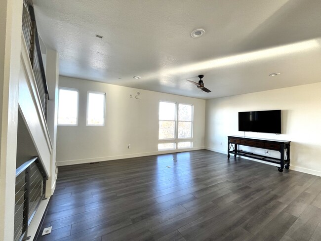 Foto del edificio - 4507 W Daybreak Pkwy