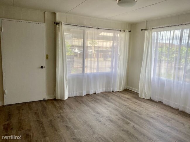 Building Photo - 3 br, 1.5 bath House - 246 Nihiwai