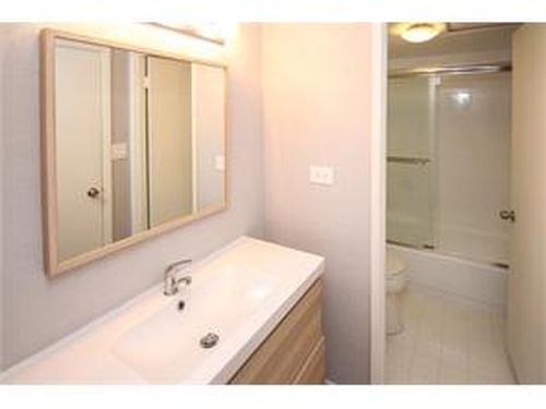 Building Photo - 2301 Collins Ave