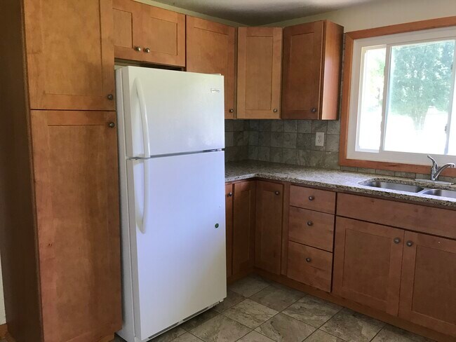 Foto del edificio - 165 Kendall Ave