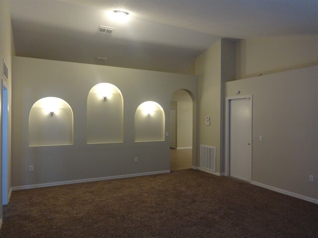 Foto del edificio - 380 Courtney Street SE