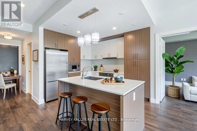 Photo du bâtiment - 1575-1575 Lakeshore Rd W