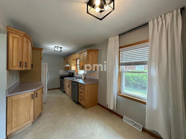 Foto del edificio - 1137 N Jay Ave