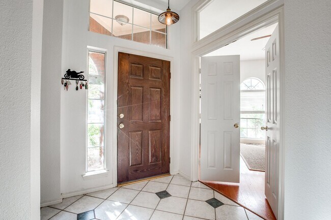 Foto del edificio - Charming Single Story Home In Gated Oakridge Pointe!