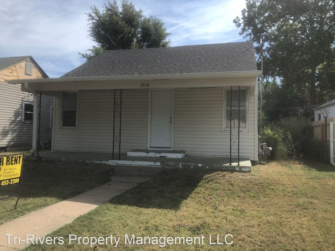 Primary Photo - 2 br, 1 bath House - 1016 N. 11th St.