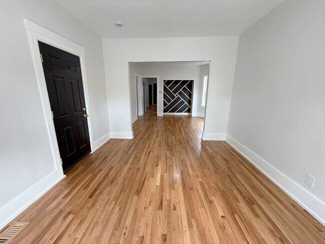Foto del edificio - 1031 N Drake Ave