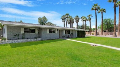 Building Photo - 1021 W Las Palmaritas Dr