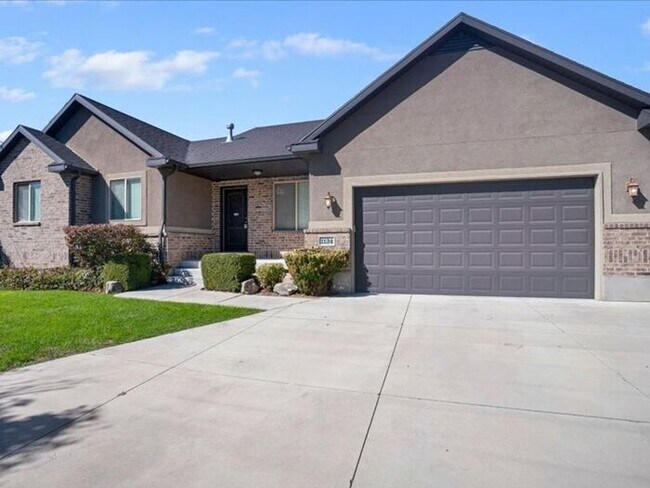 Foto del edificio - West Jordan 3 bed 2 bath Family home
