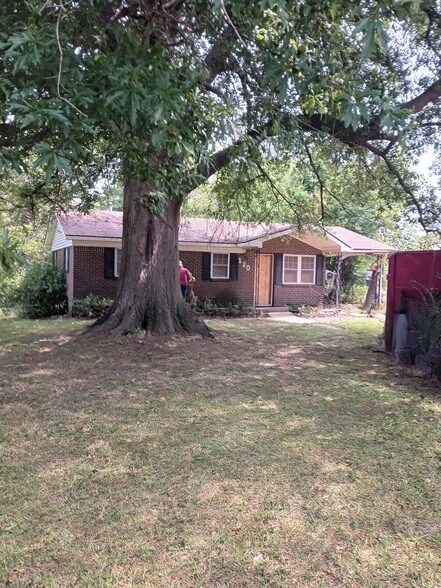 Primary Photo - 120 S Gosnell St