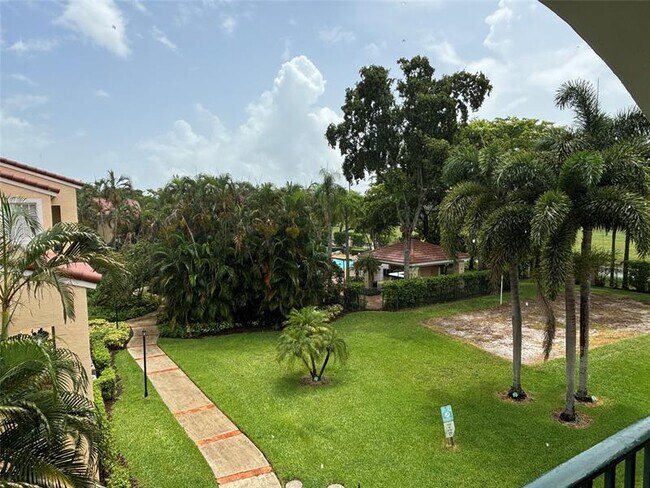 Foto del edificio - 1733 Village Blvd