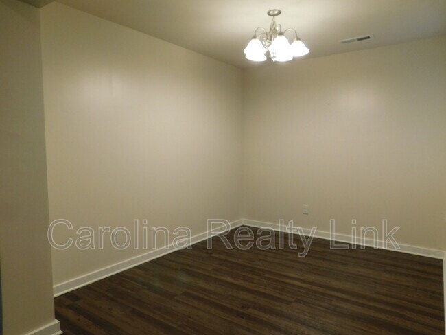 Foto del edificio - 4623 Gibbons Link Rd