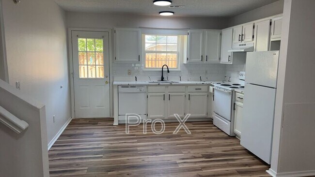Foto del edificio - 3302 SW Landau Ct