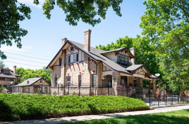 Photo - 1575 N Gaylord St Apartment