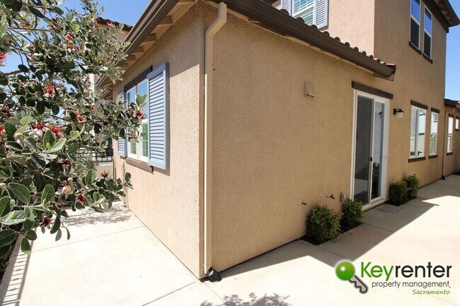 Foto del edificio - 1061 Chapelhill Ln