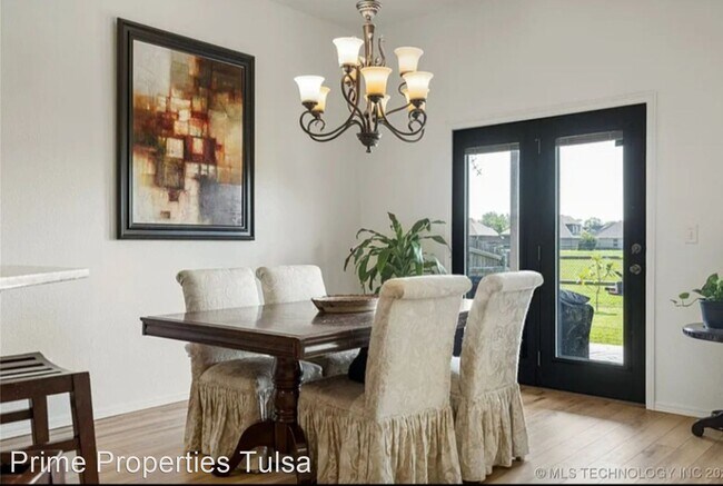 Foto del edificio - 4 br, 2 bath House - 13819 S. 89th Ave. E.