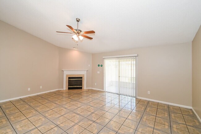 Foto del edificio - 6709 Gentle Oaks Dr N