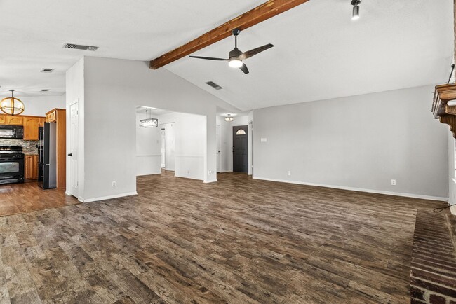Foto del edificio - 4802 Canyon Cir