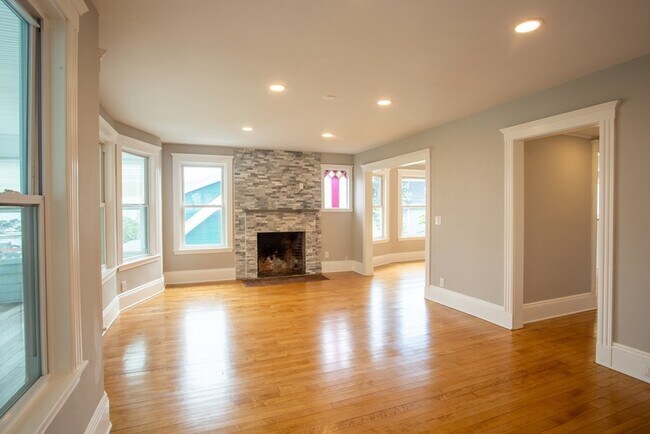 Foto del edificio - 56 Greenwood Ave