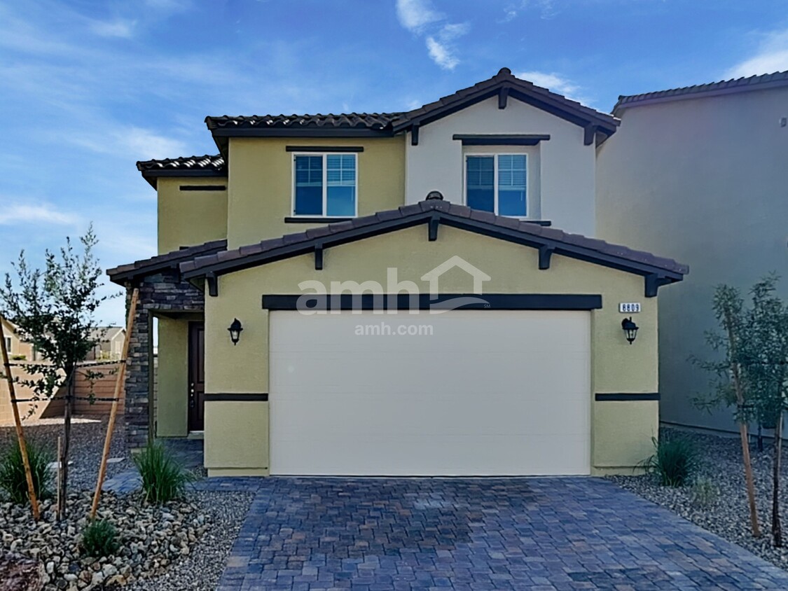 Foto principal - 8809 Carmine Cob Ave