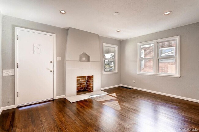 Building Photo - Beautiful Brick Bungalow near Denver Zoo and the Museum of Nature and Science!